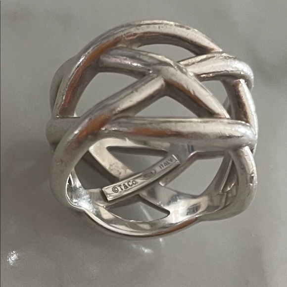 Tiffany & Co. Crossover Ring - Picture 2 of 3